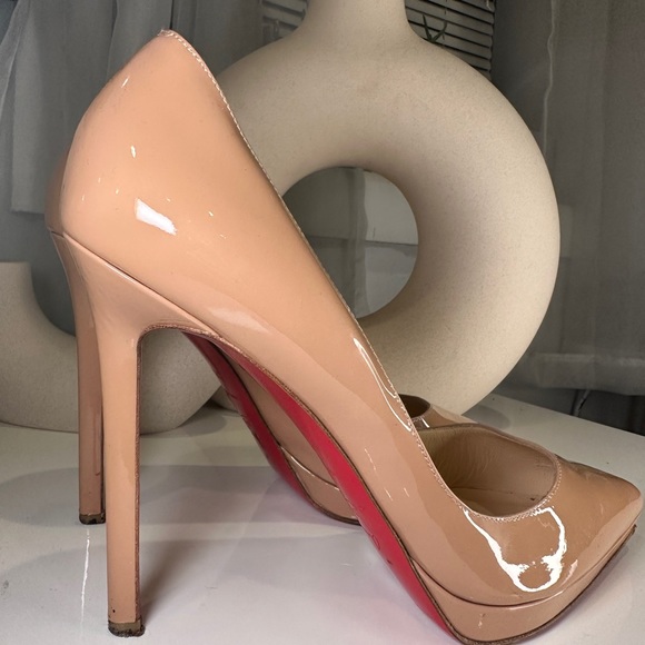 Christian Louboutin Shoes - Christian Louboutin 39.5 nude heels